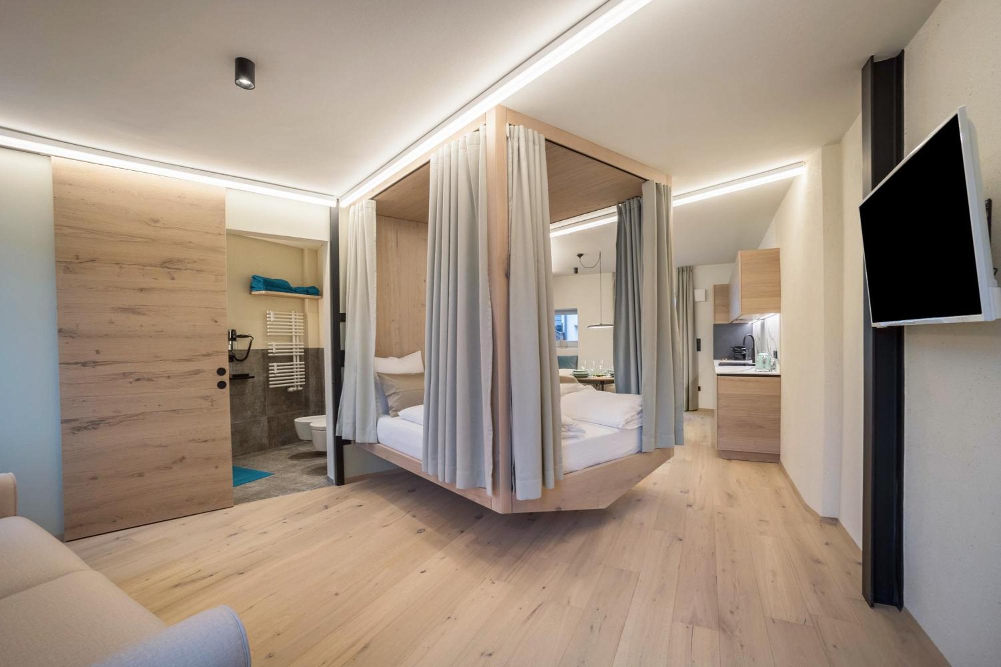 Avia Living Teresa Apartment Brunico Bagian luar foto